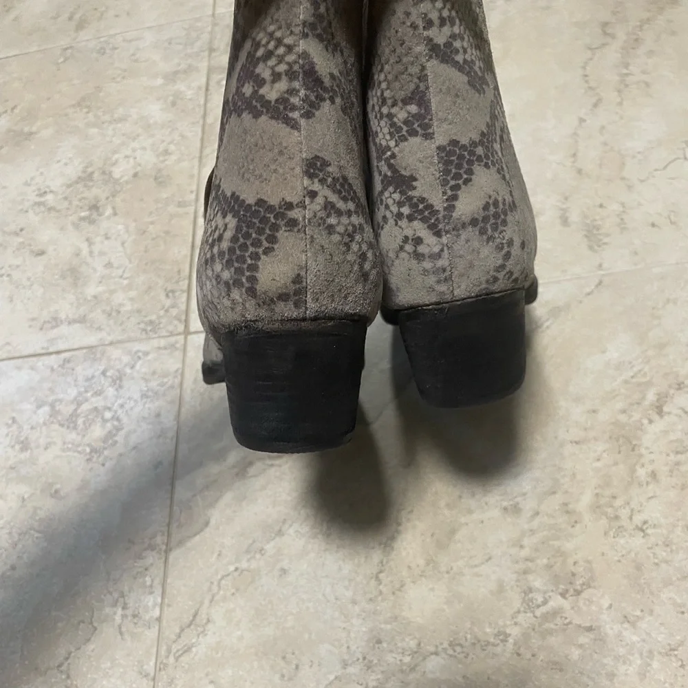 NEW Free People Animal Charm Double V Python Ankle Boots. Size 9